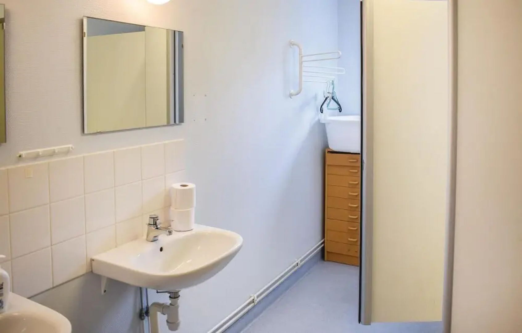 Amazing Home in Konga With 9 Bedrooms, Sauna and Wifi