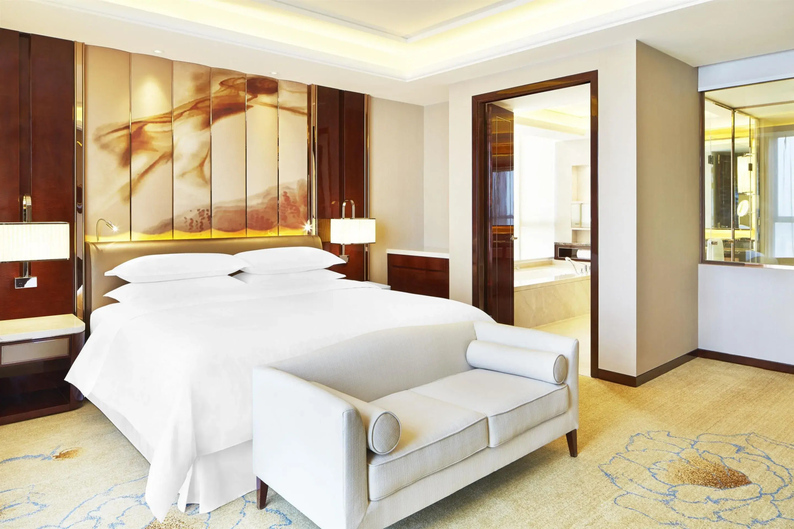 Sheraton Grand Zhengzhou Hotel