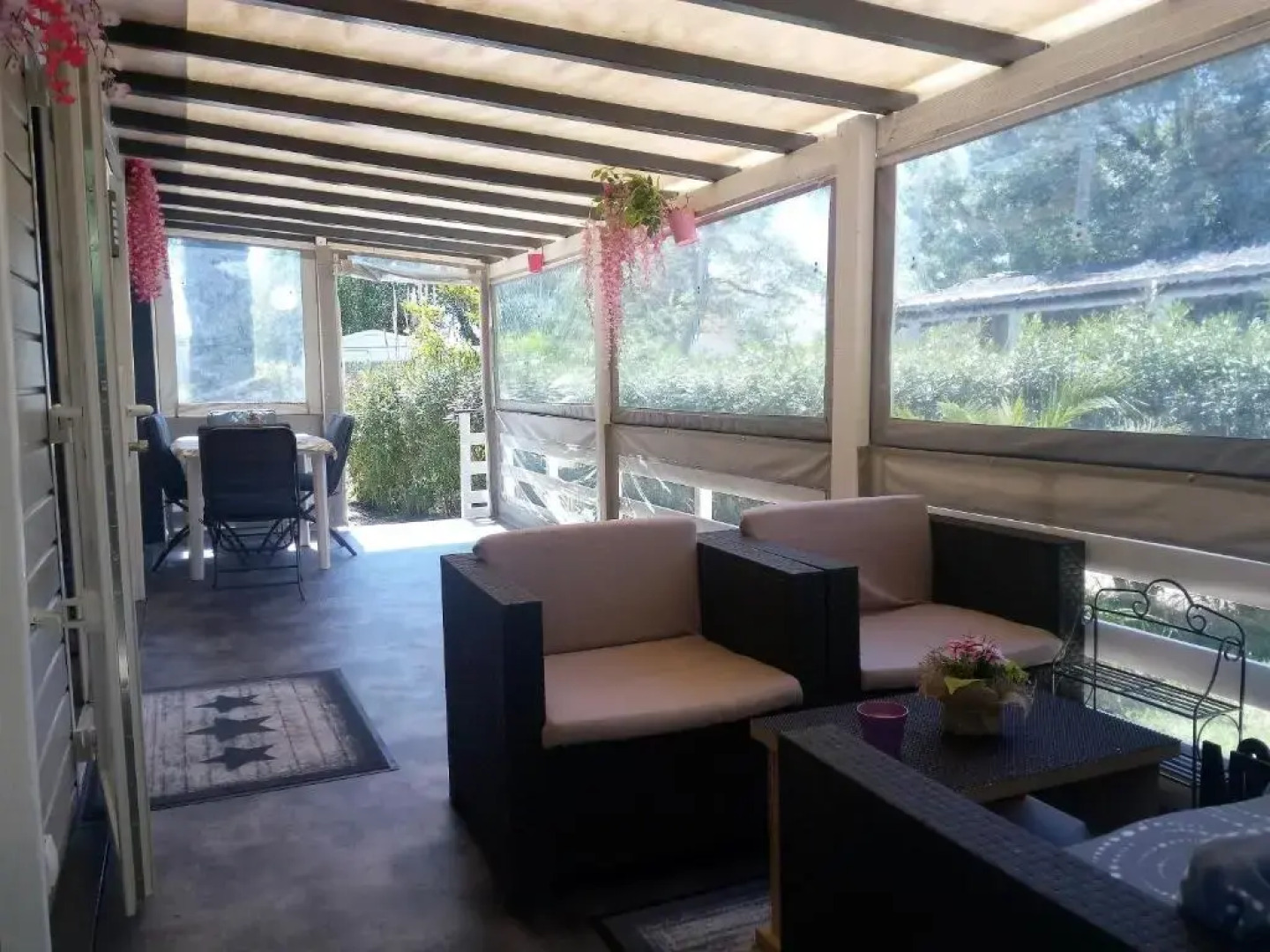 MH, 3 Ch, 43m2, climatisé, avec terrasse fermée de 18m2, super équipé, parc aquatique, draps, linge de maison inclus