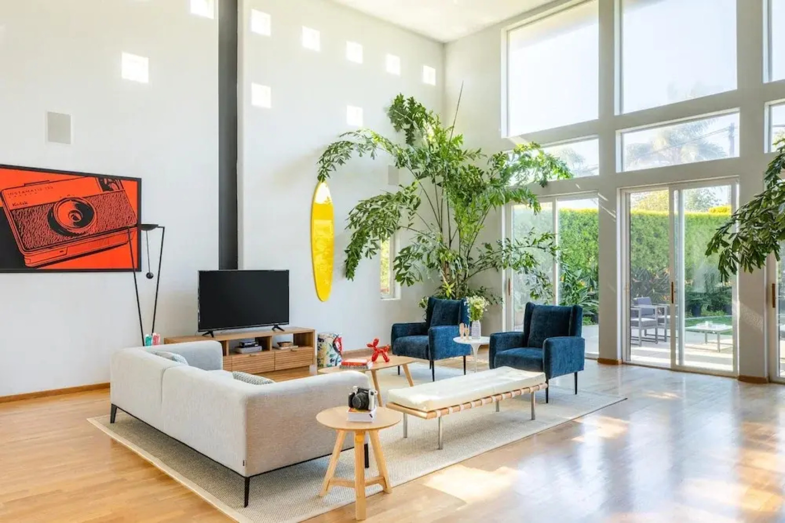 Beachcomber by AvantStay | 1 Block from Beach - Modern Estate w/ Ocean Views