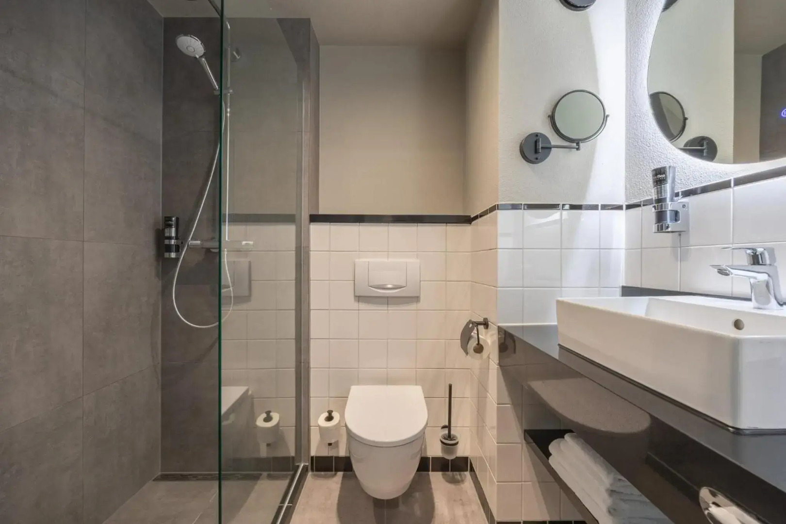 Leonardo Hotel IJmuiden Seaport Beach