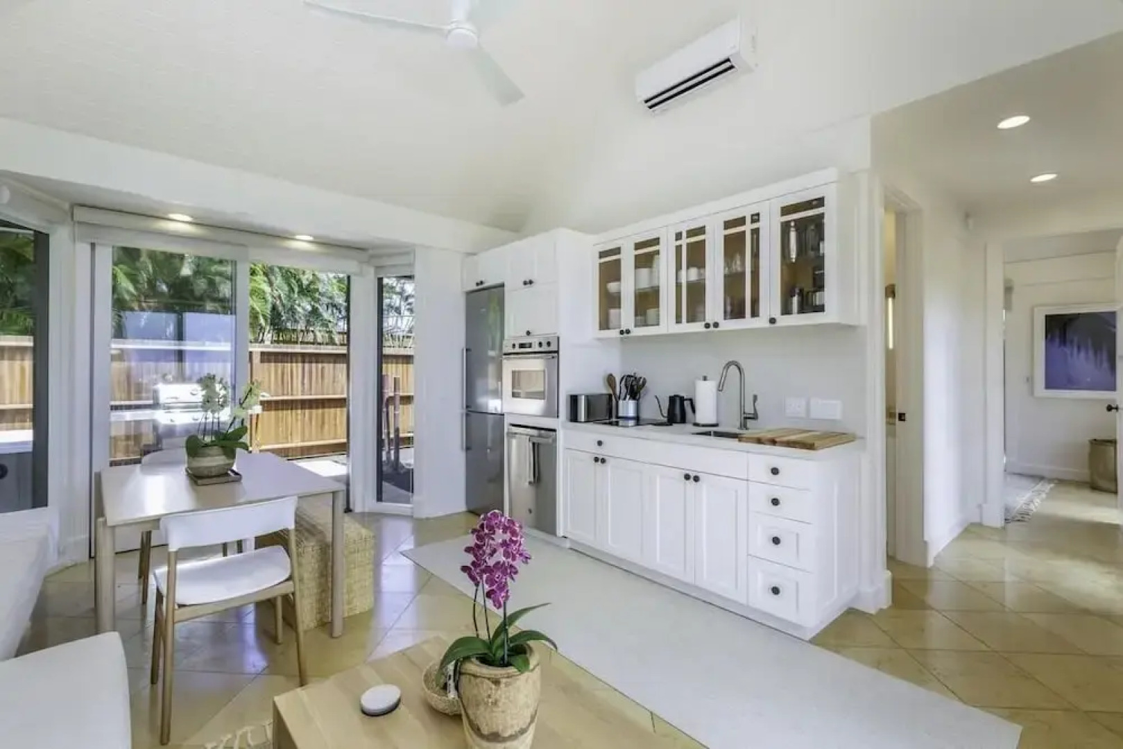 Hale Nanea 1 Bedroom Home by RedAwning