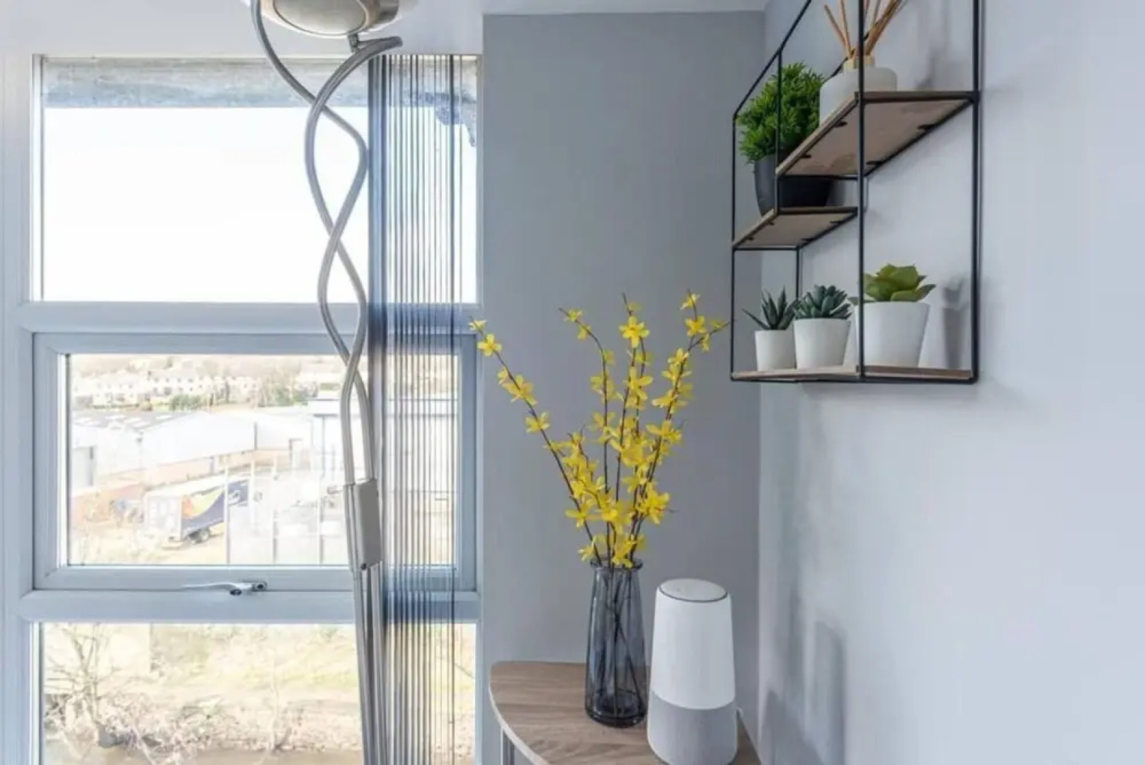 Riverside Balcony With Parking Minutes To Saltaire