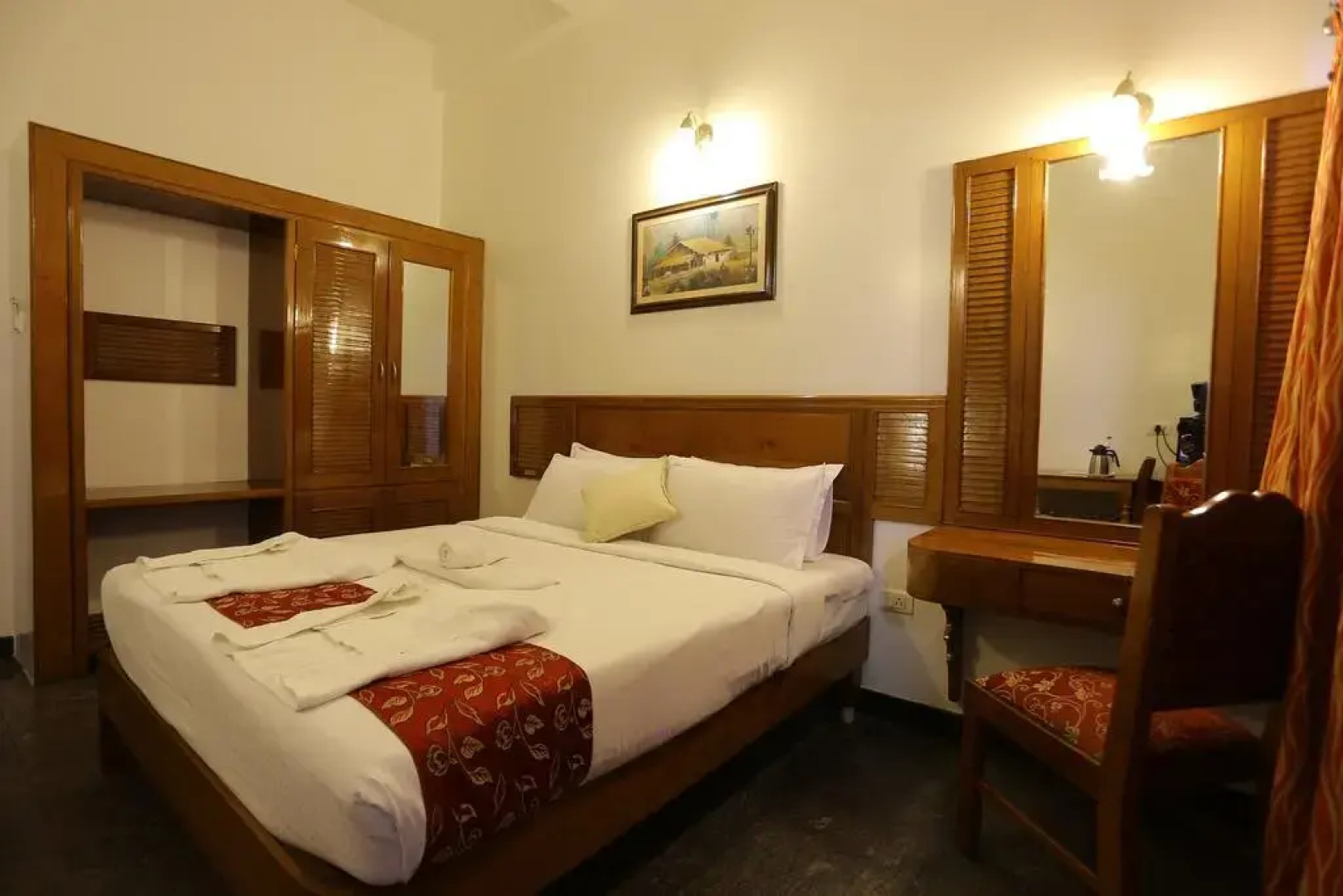 Hotel Theni International