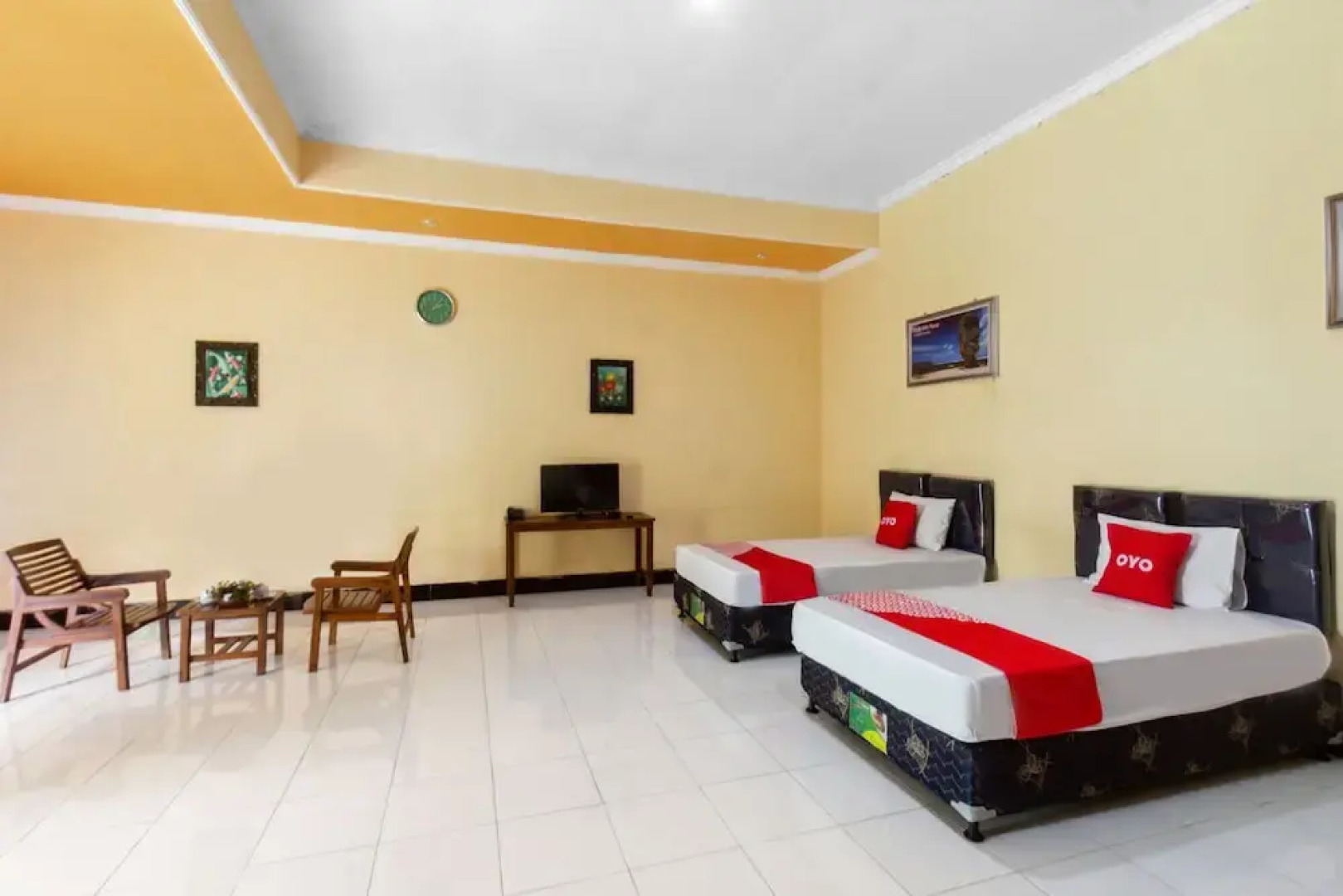Capital O 93391 Golden Manggis Hotel Near SMKN 1 Lingsar