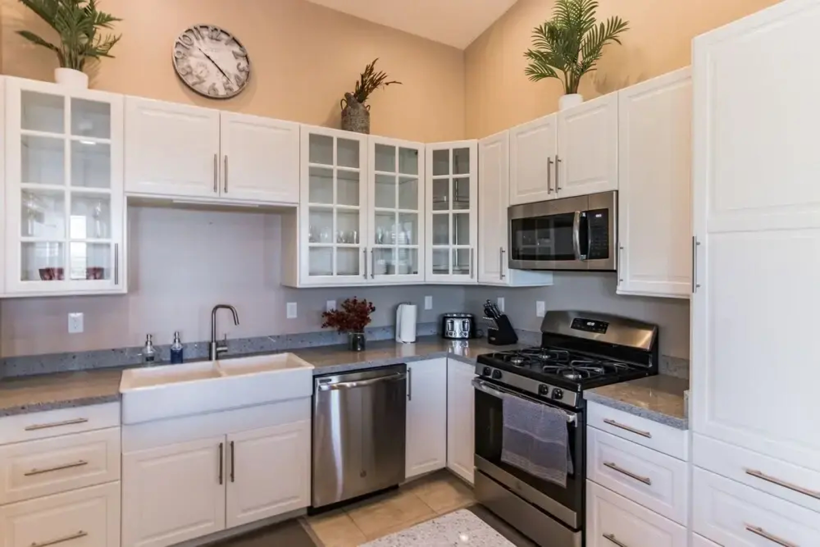 Elk Rim 1156 Pine 3 Bedroom Home by RedAwning