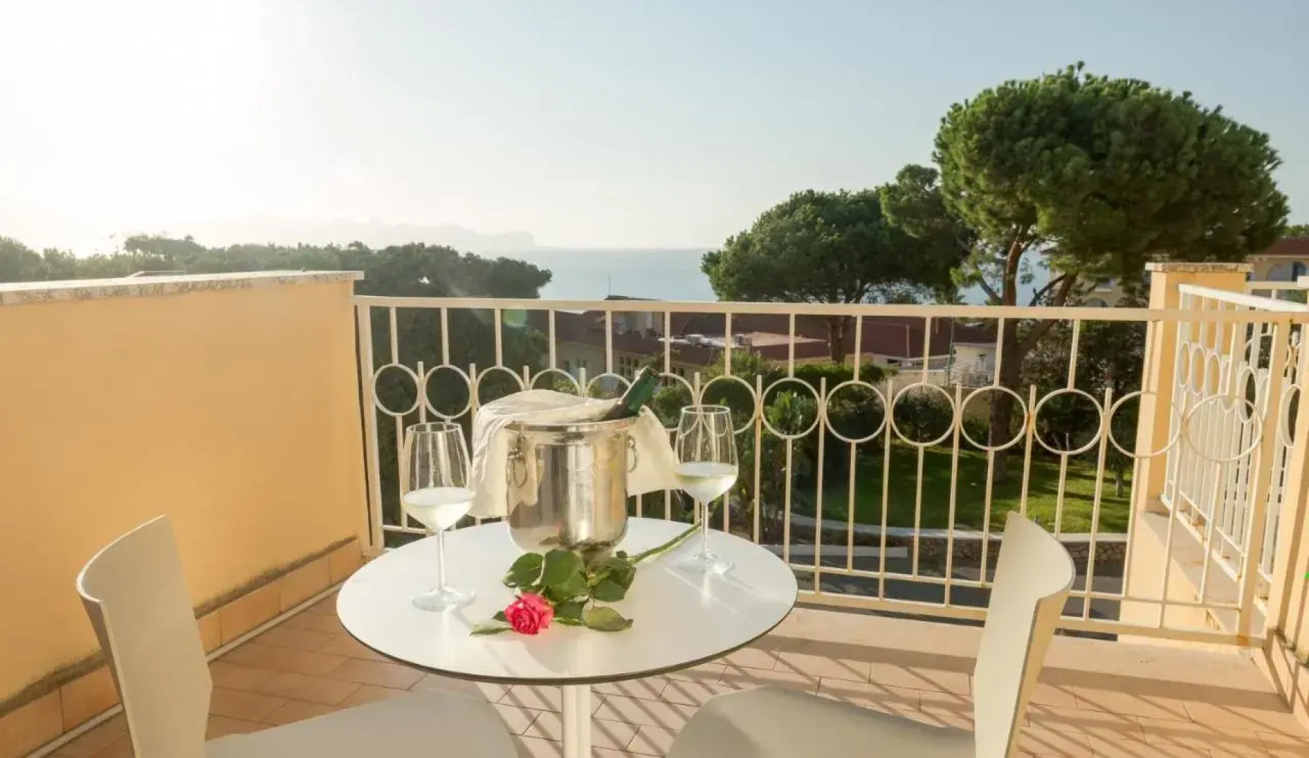 Perla del Golfo Resort