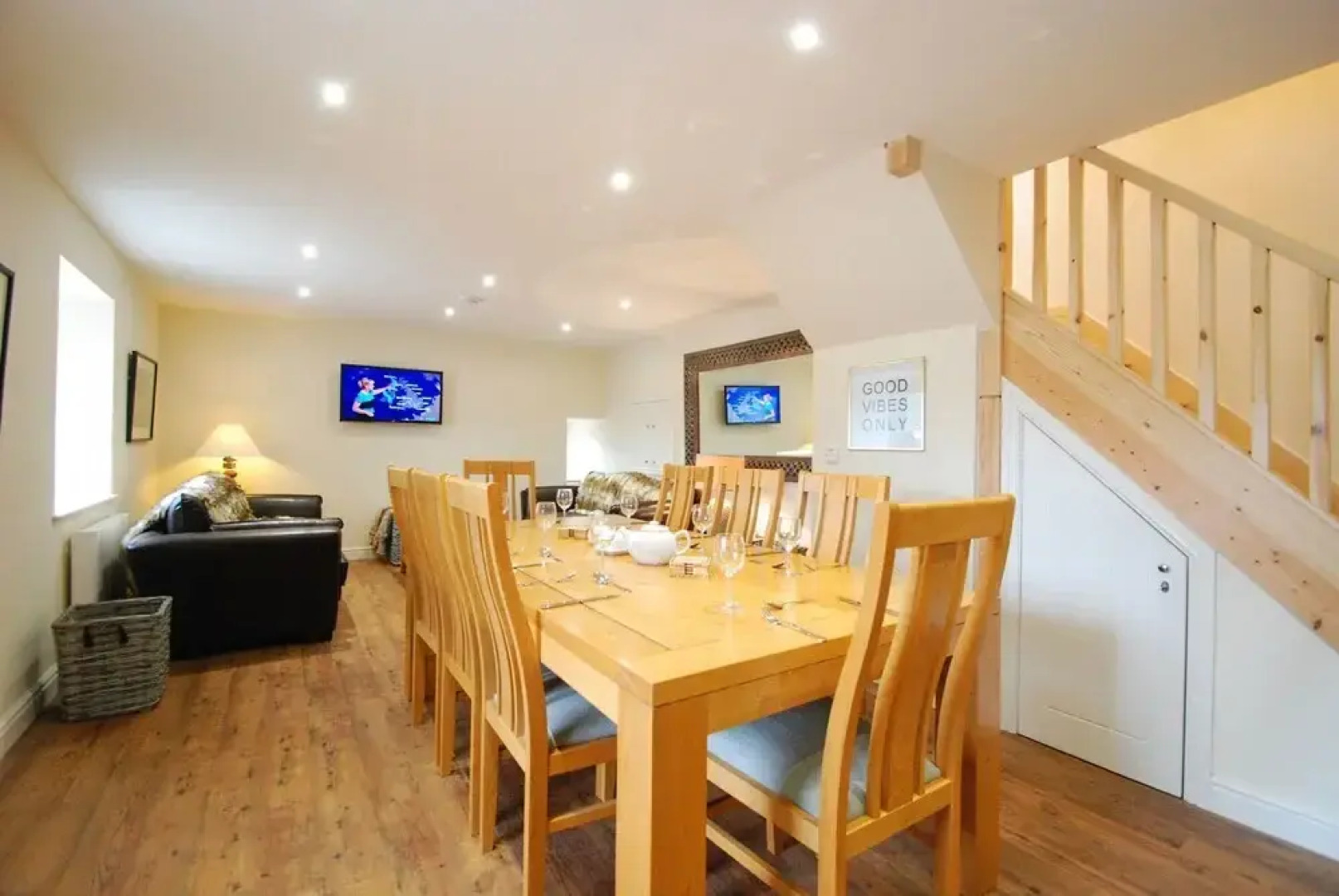 Pipeline Cottage 487857