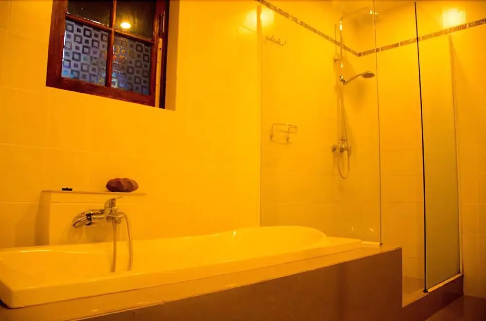 Baan Win House