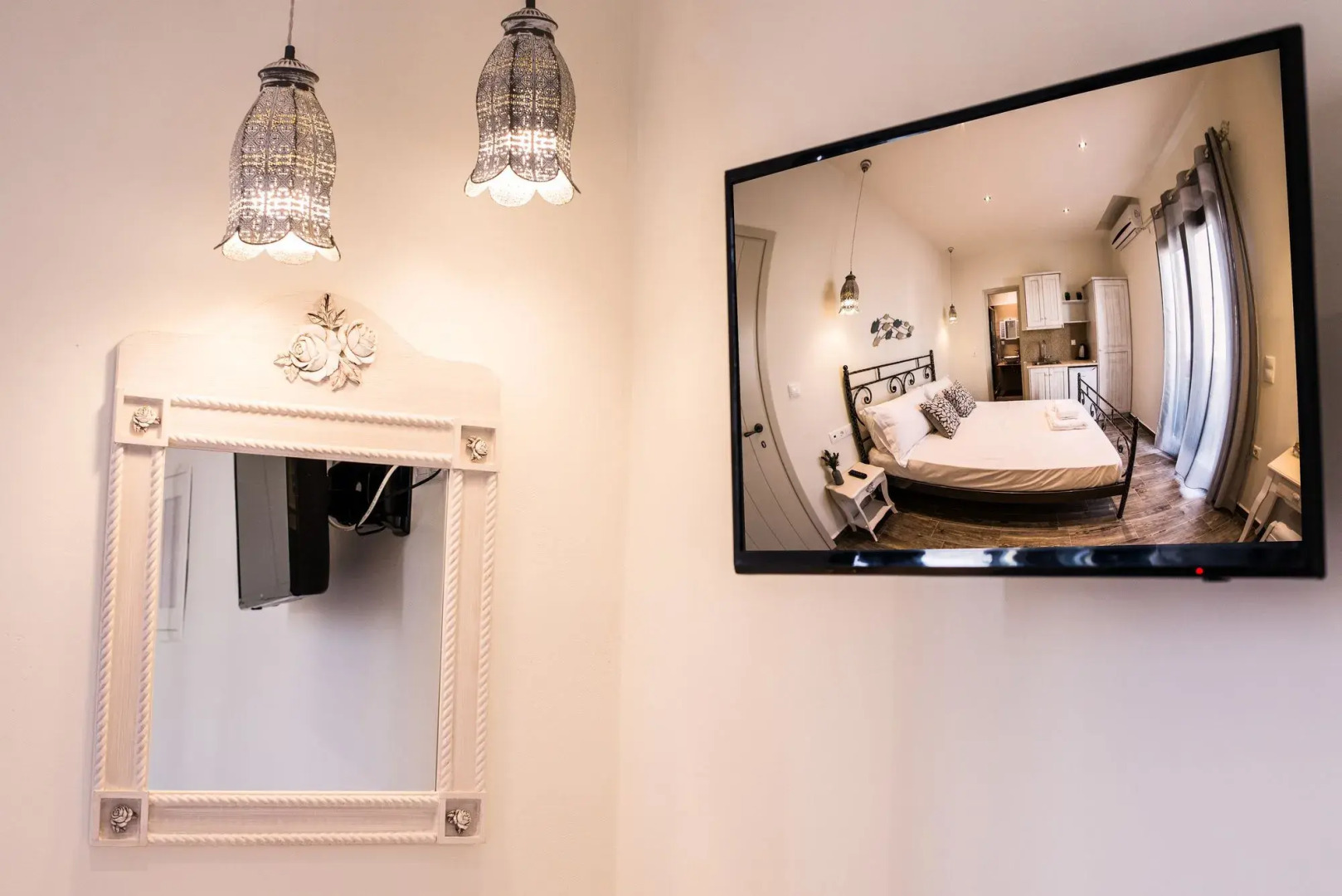 Naxos Petite Studios