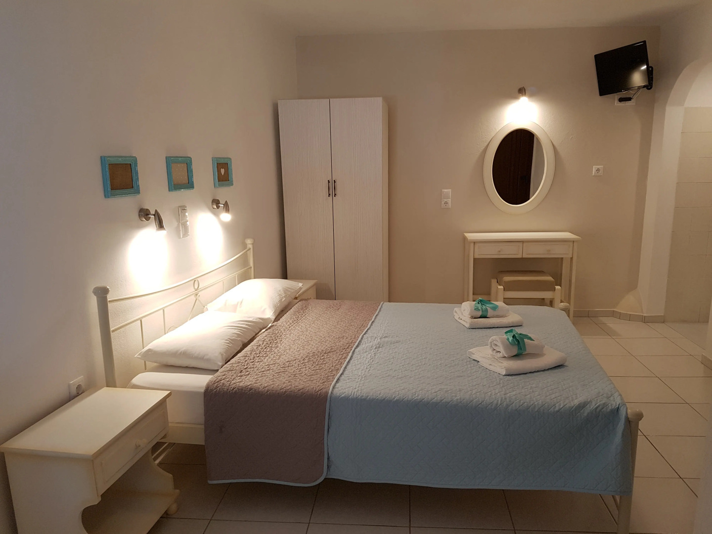 Petros Studios & Suites