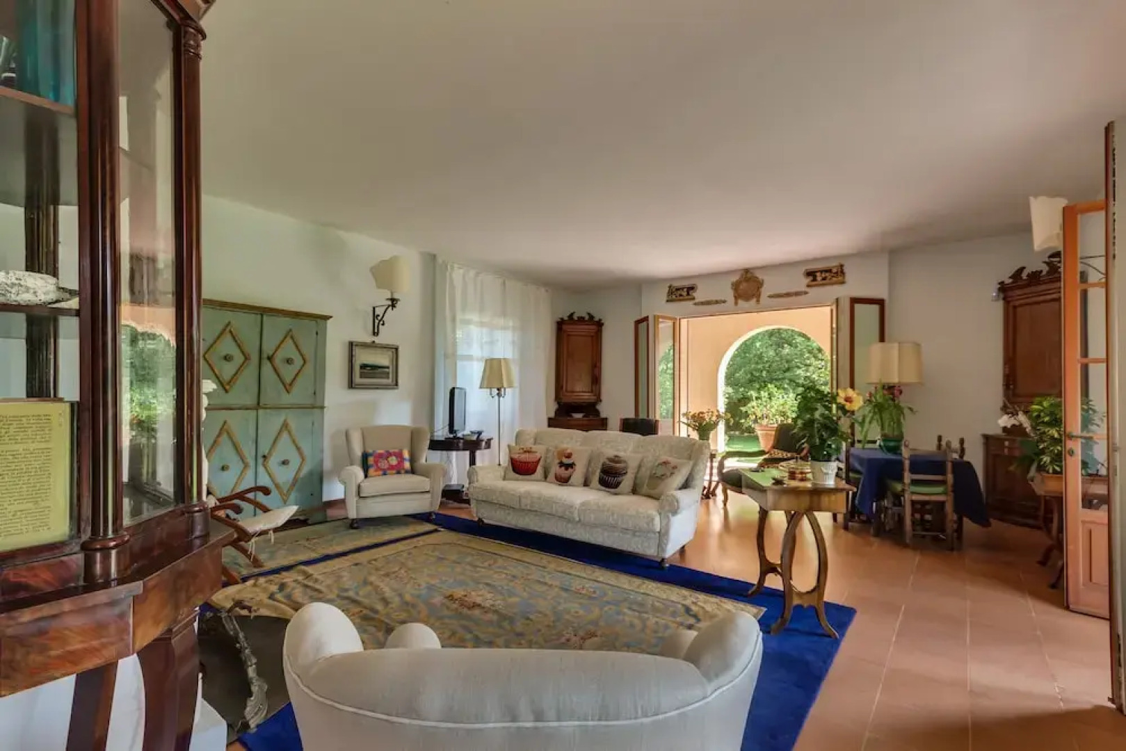 Forte dei Marmi renewed 6 bedroom villa