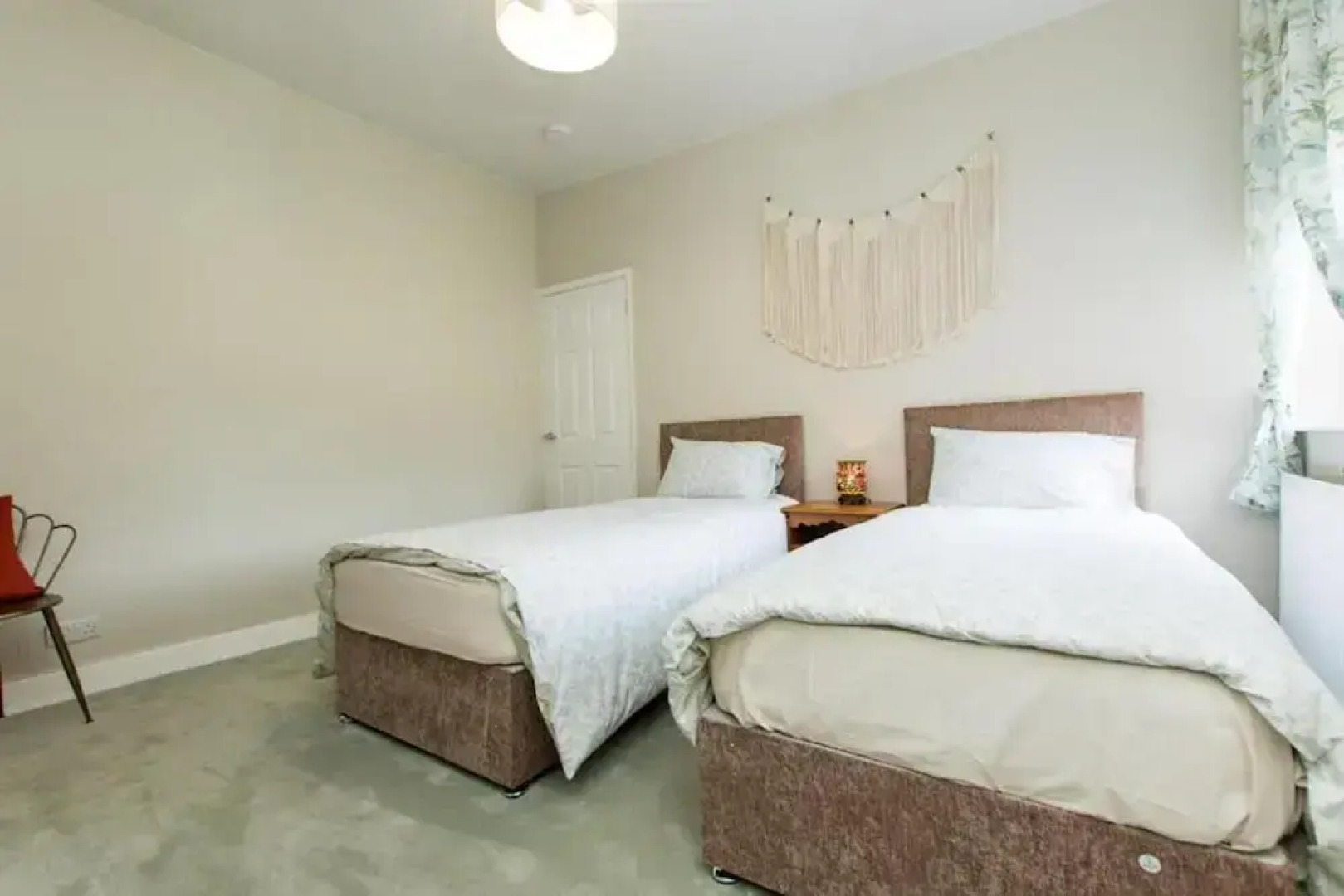 Captivating 2-bed House in Chesterfield