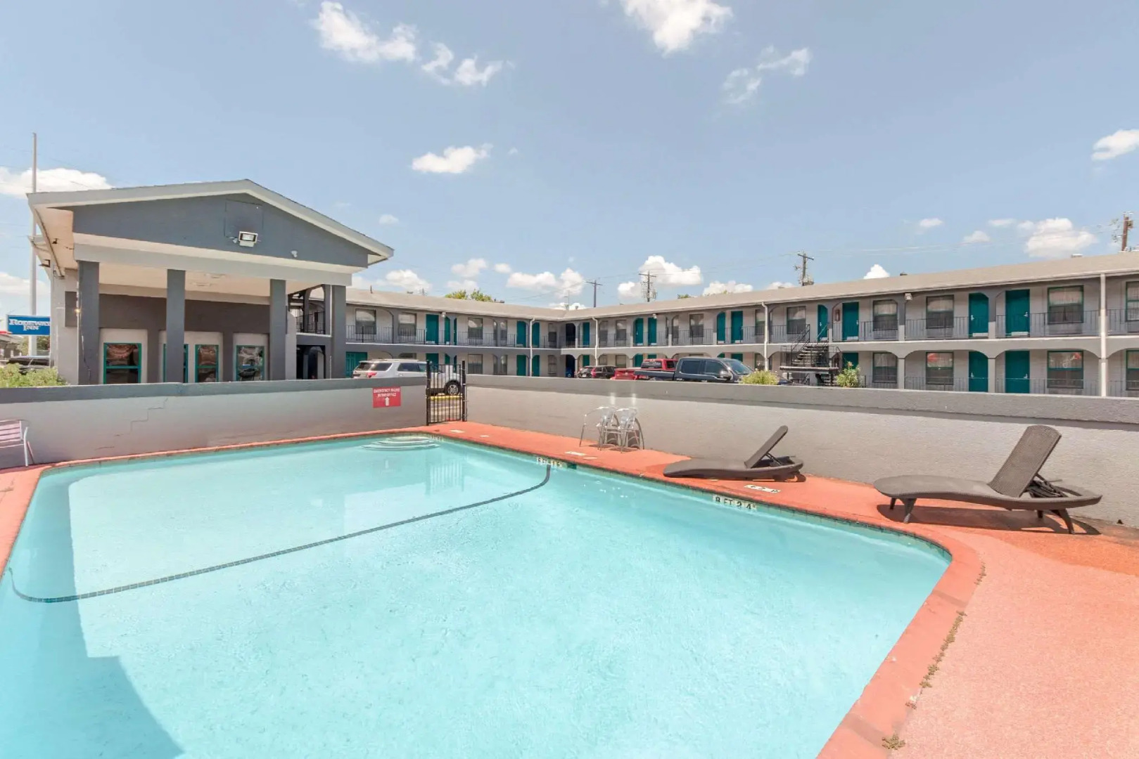 Motel 9 University-Downtown