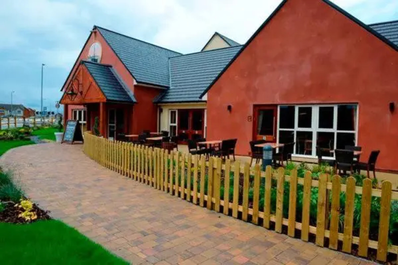 River Clyde Views - Private & Spacious Apartment