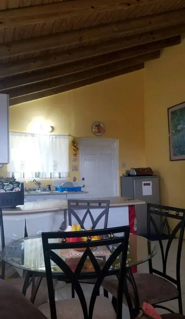 Cozy Getaway In New Harbor village