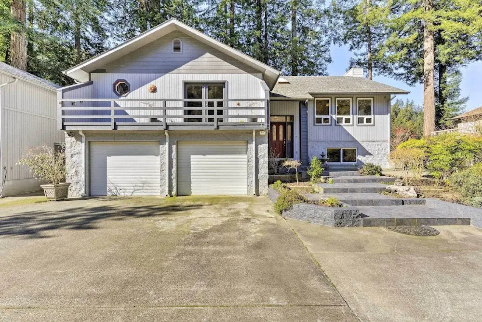 Riverfront Crescent City Home, 8 Mi to Beach!