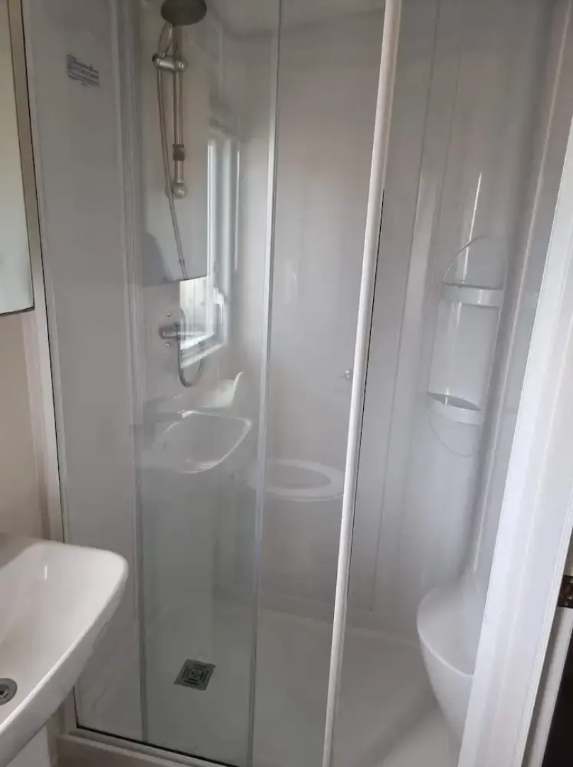 Stunning 2-bed Caravan in Prestatyn dog Friendly