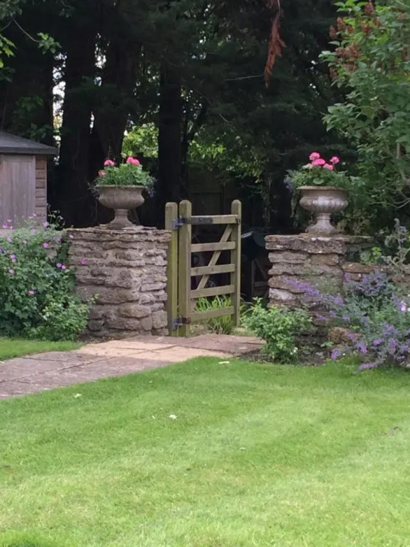 Hound House Bed & Breakfast