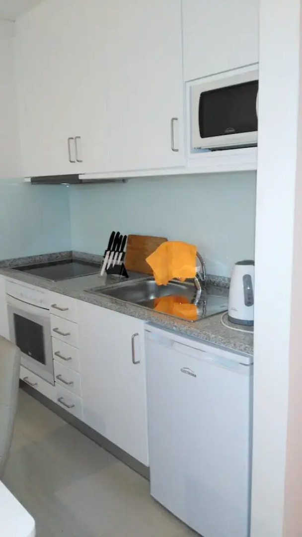 Studio in Esposende, With Wonderful Lake View, Pool Access, Enclosed G