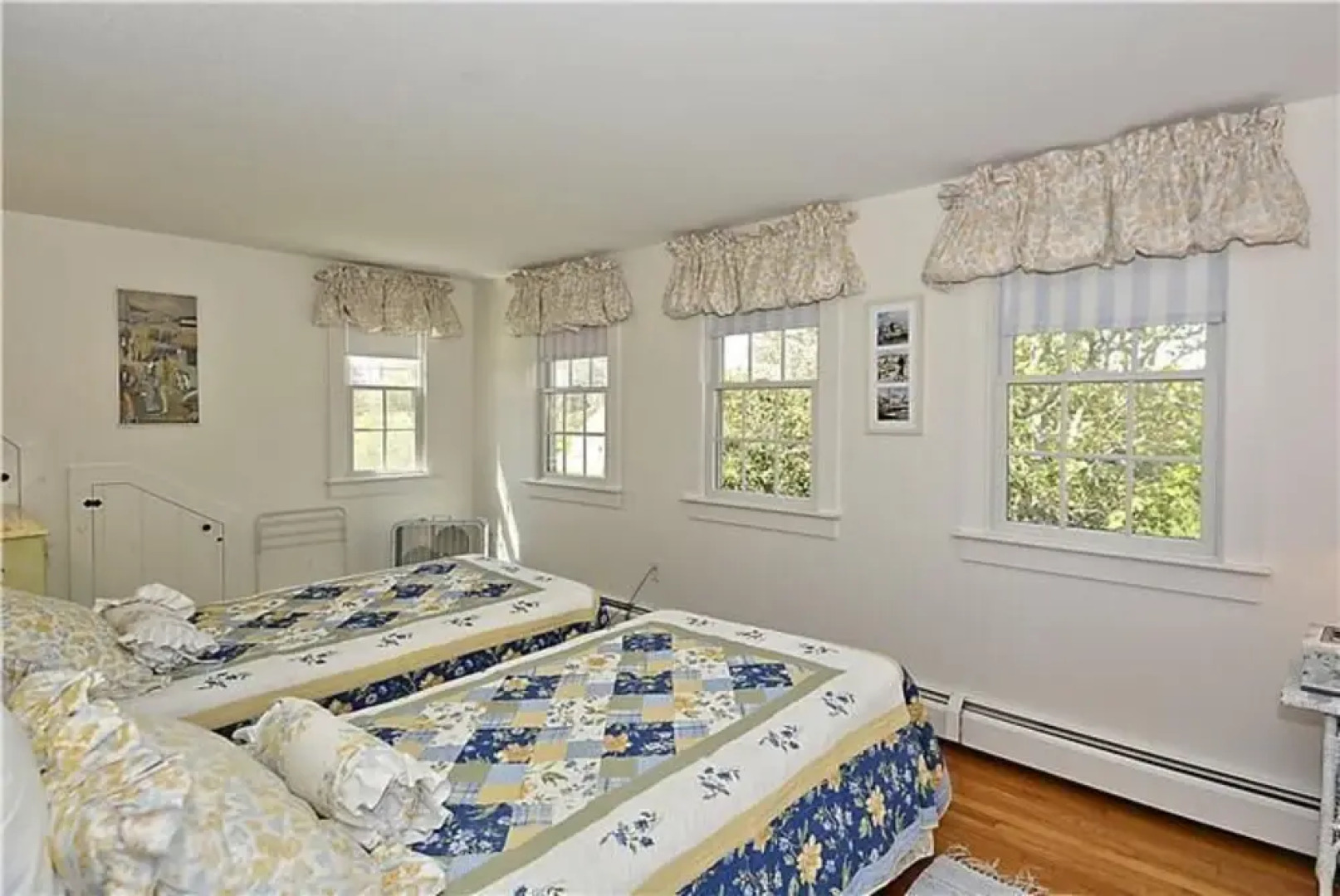 221 Shore Road - Nine Bedroom House