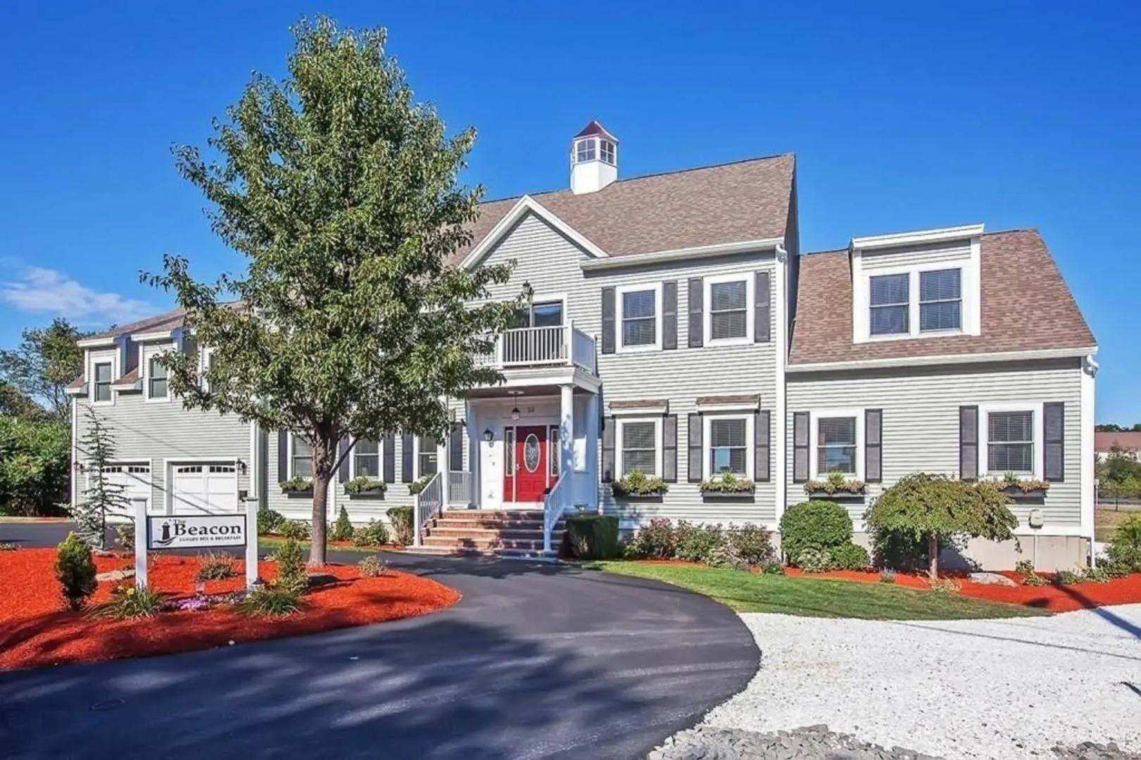 The Beacon Waterfront Inn