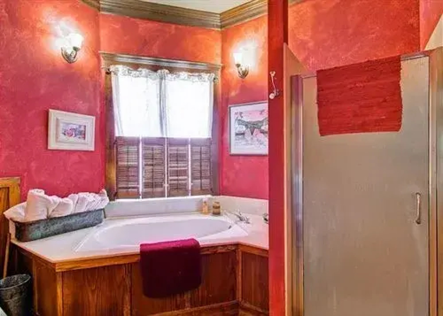 Judy Creek 4 Br home by RedAwning