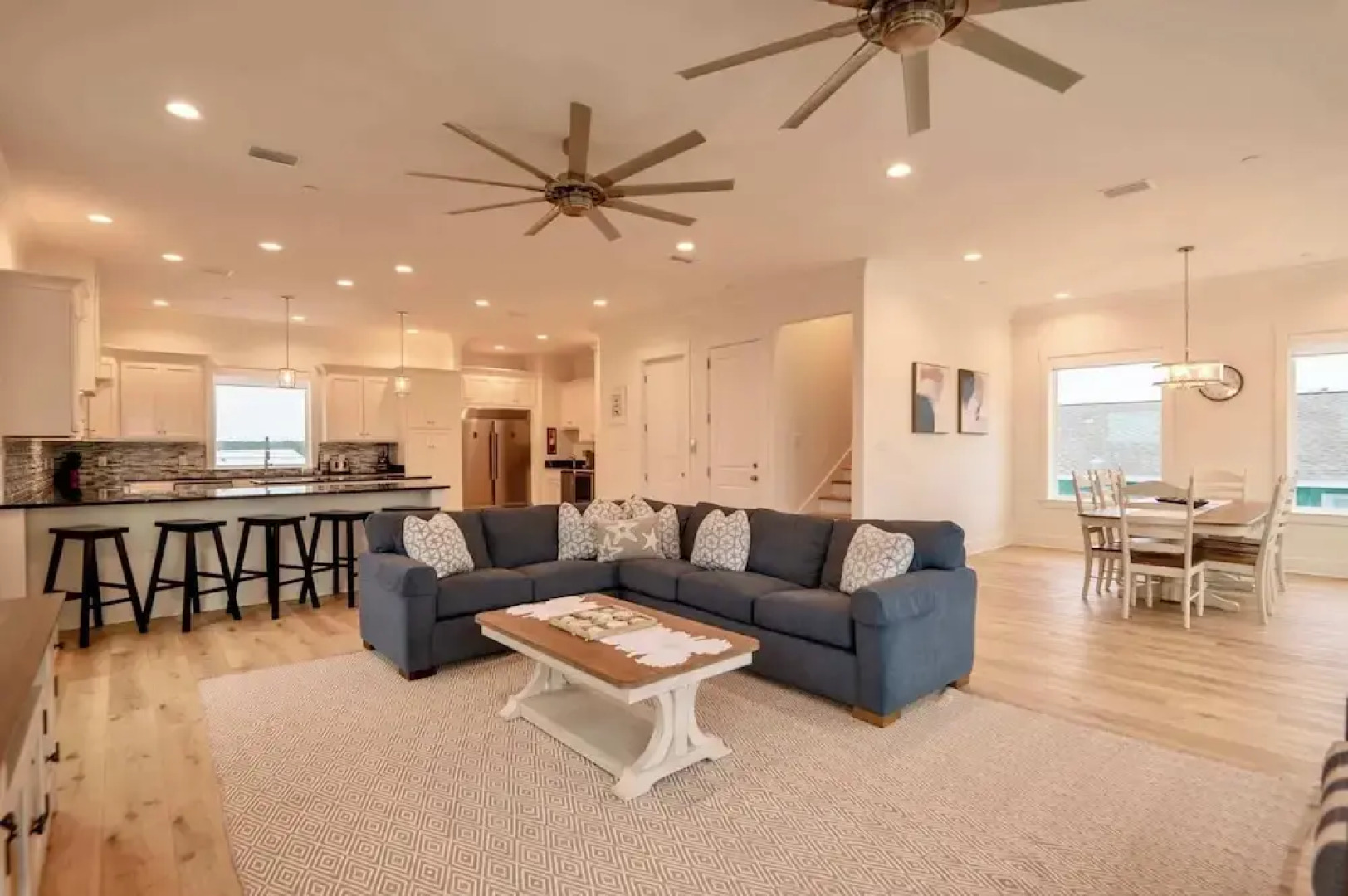 8 Bed 9 Bath Private Pool Grill Walk to Beach