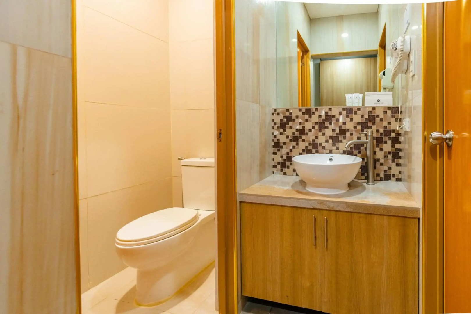 Madison 101 Hotel & Tower