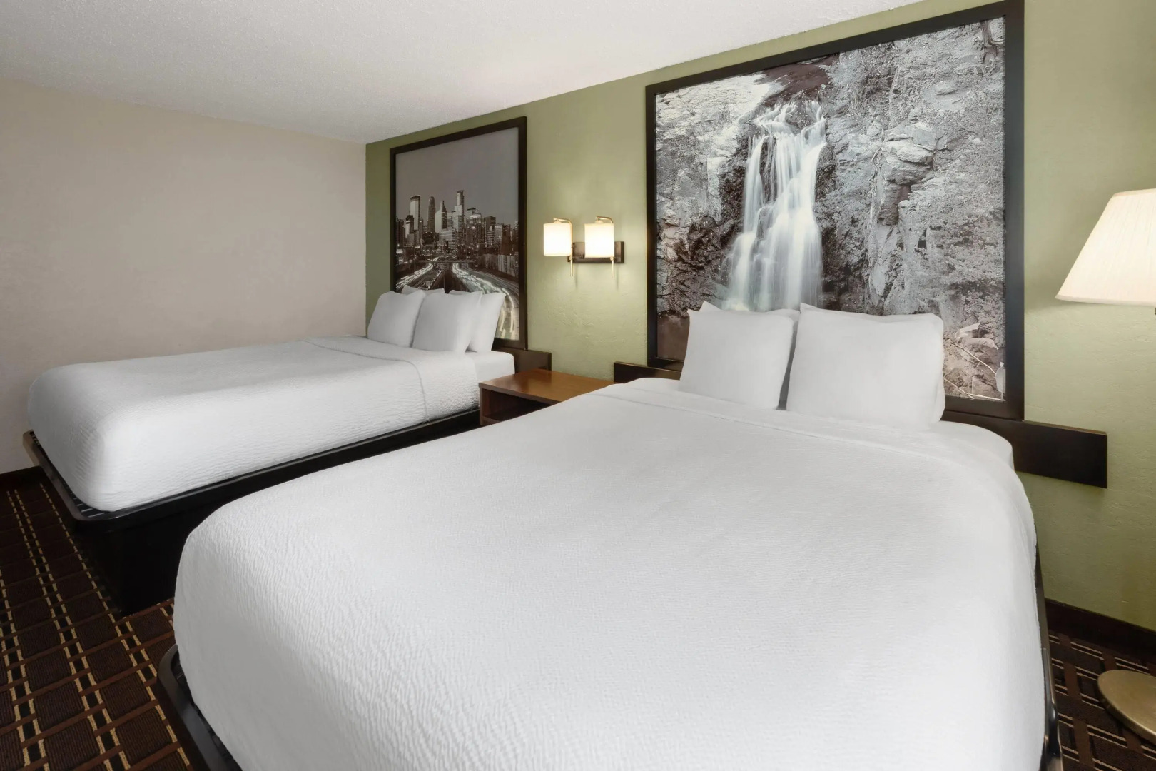 Super 8 by Wyndham Winona MN