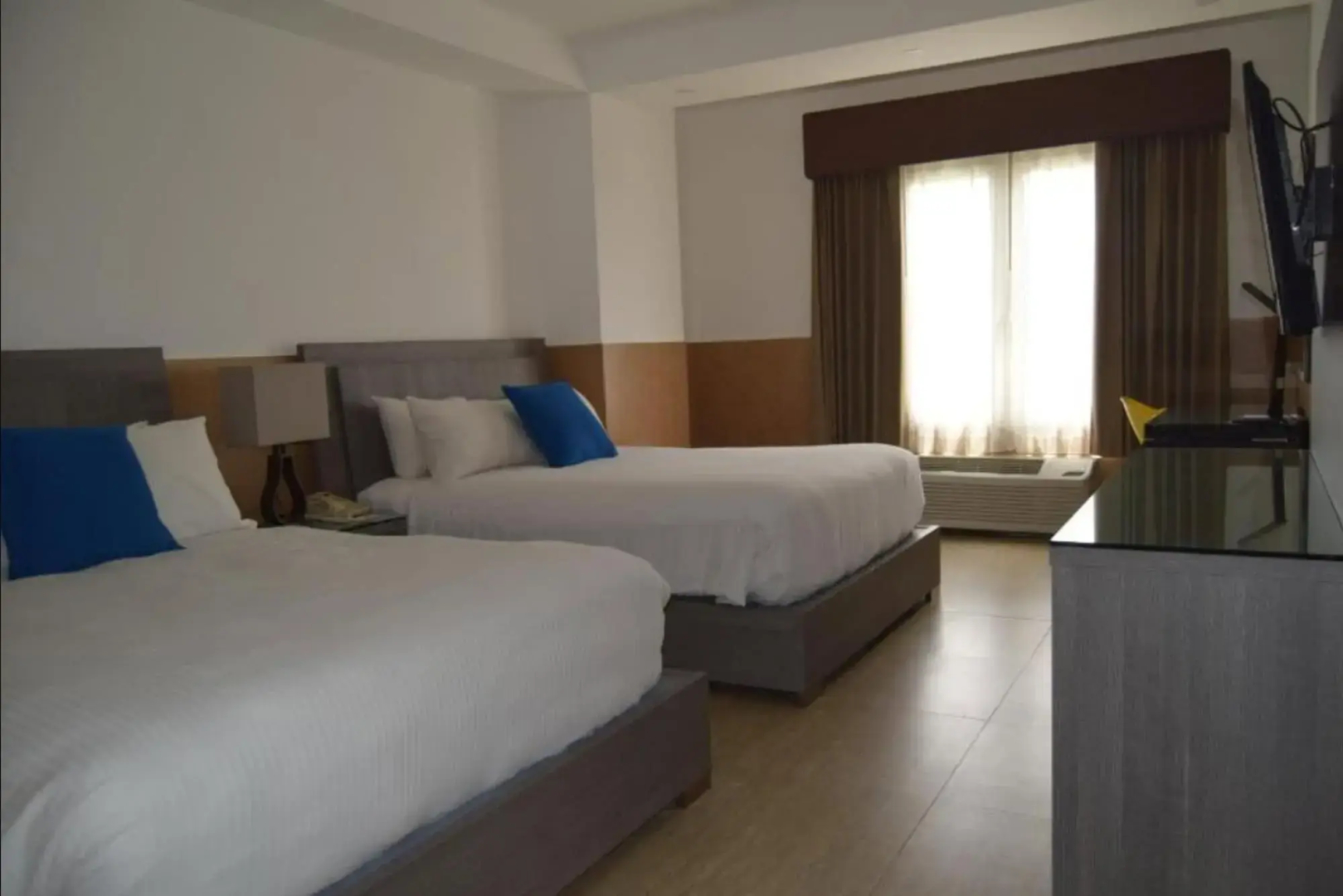 Beverly Hills: Hotel & Business