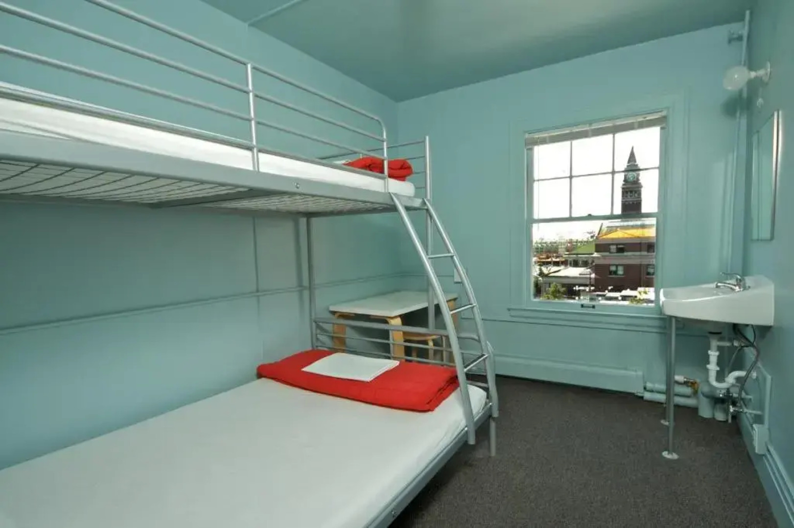 HI Seattle at the American Hotel