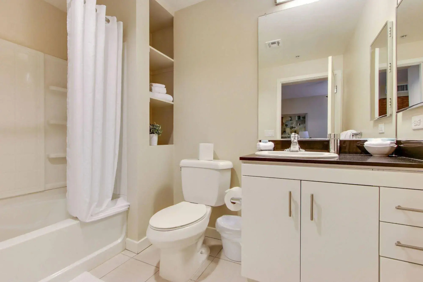 Global Luxury Suites in Sunnyvale