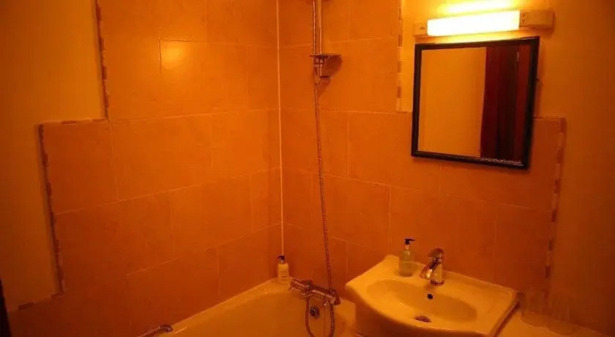 MacDonald Hotel & Cabins