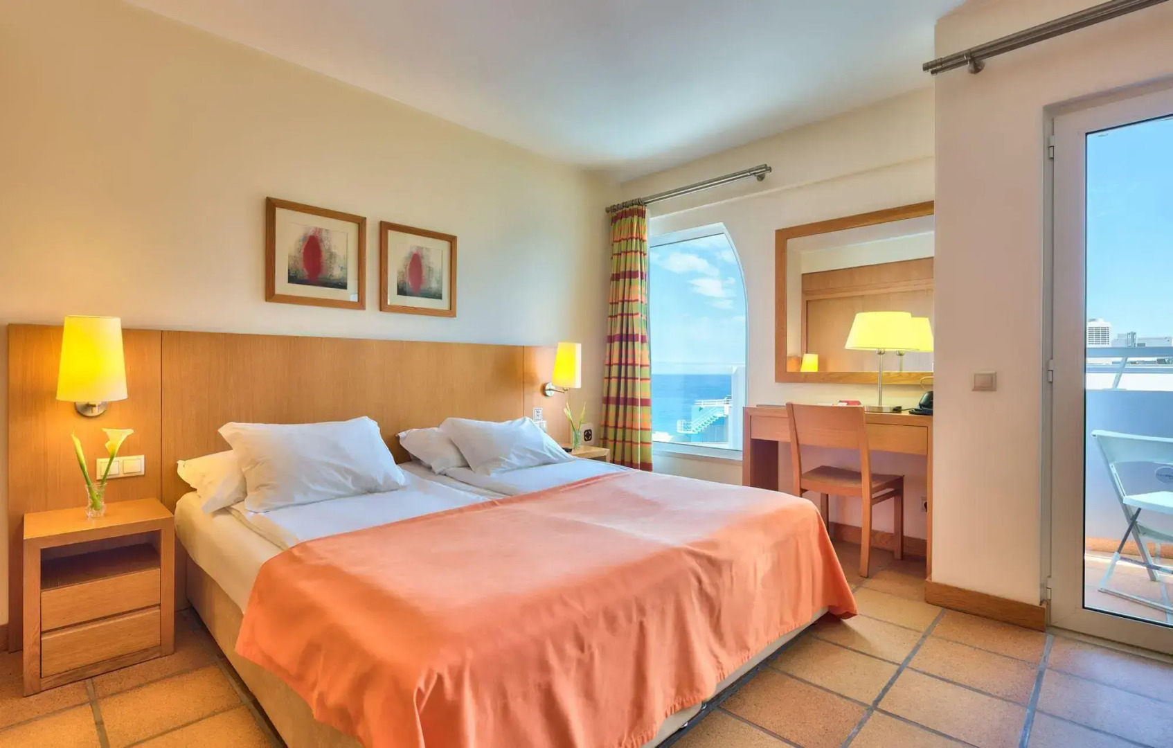 Four Views Monumental Lido