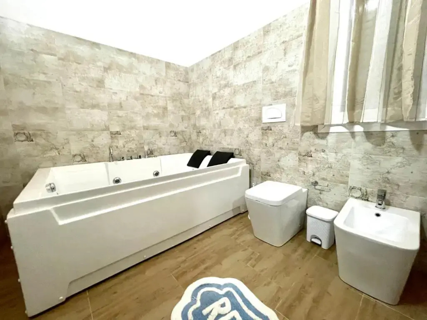 Villa Nunzia con piscina, sauna e idromassaggio.