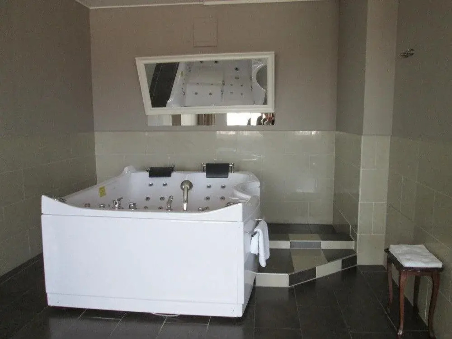 Tea Vienna City Hotel 