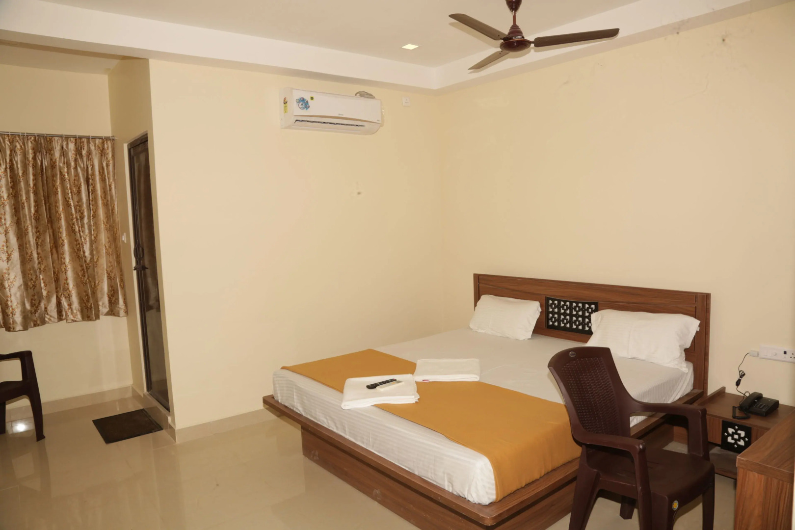 Hotel Santhosh Inn
