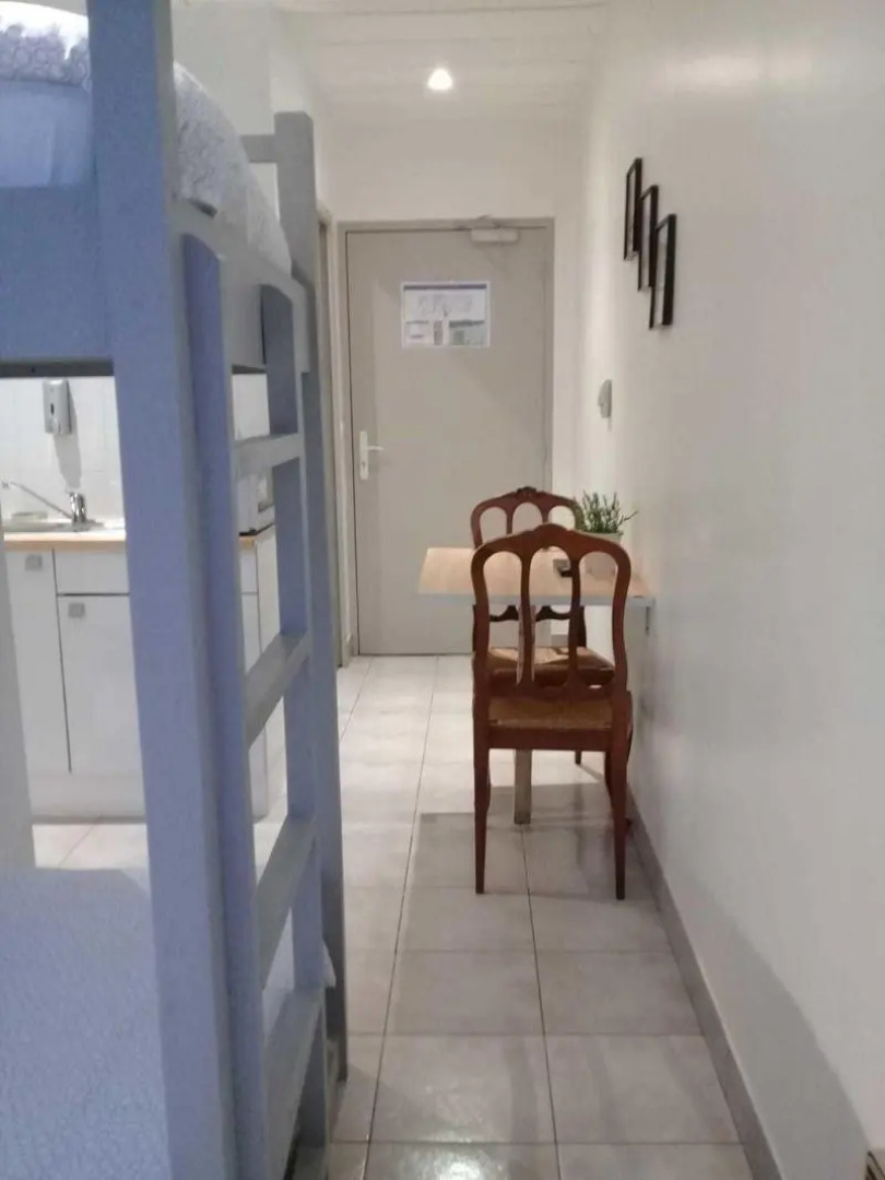 Apparthotel Area, Studios avec Salles de bains et kitchenettes privatives et Chambres avec cuisine et salle de bains communes