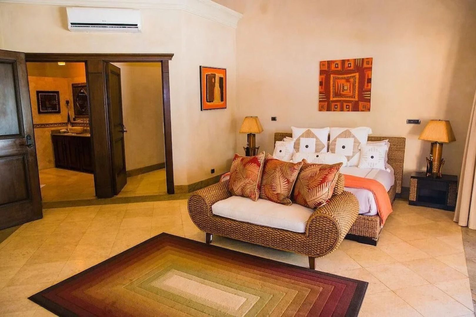 Luxurious Beachfront Mansion with a Stunning Infinity Pool in Playa Flamingo