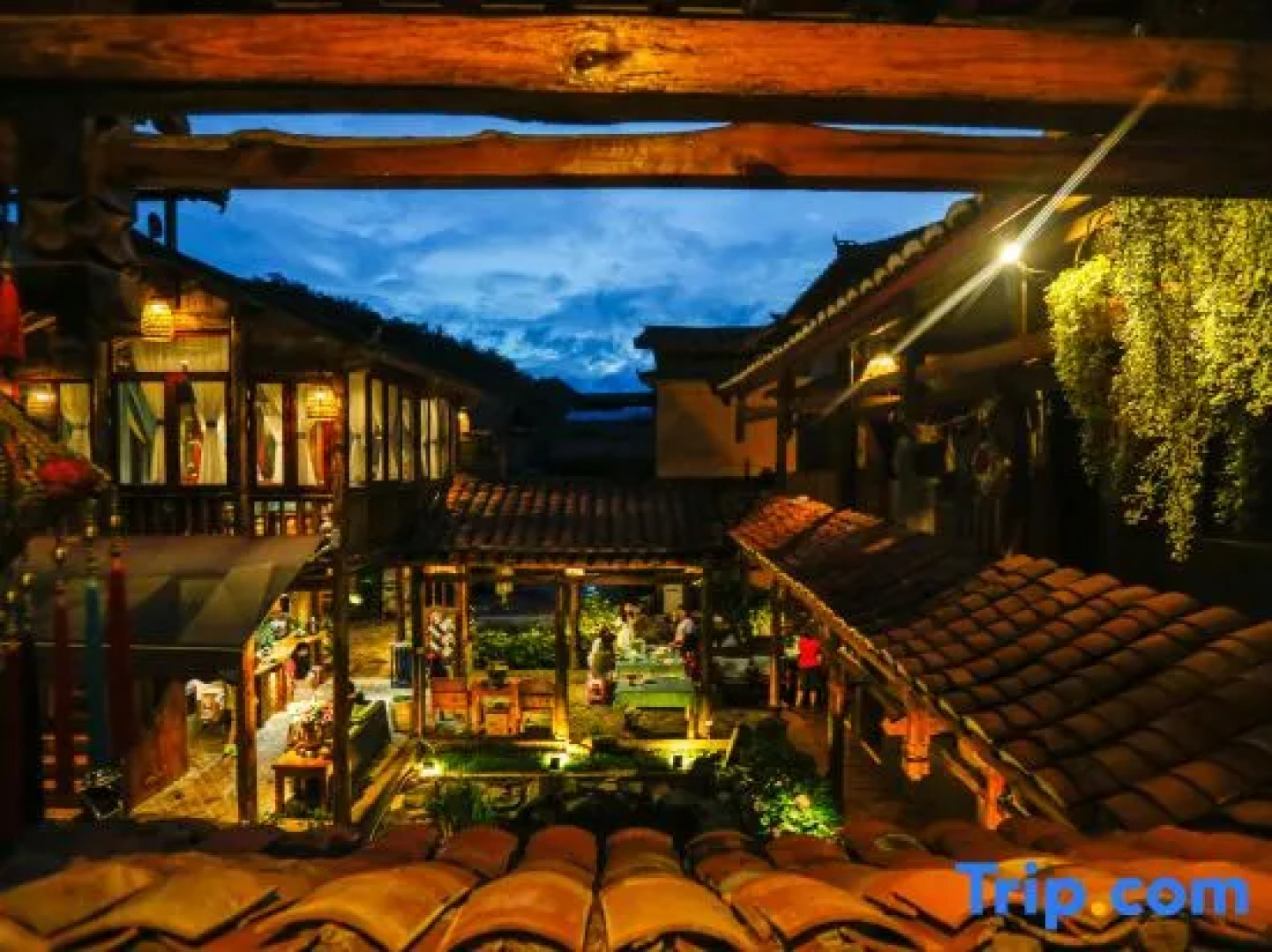 Tung lei small courtyard home