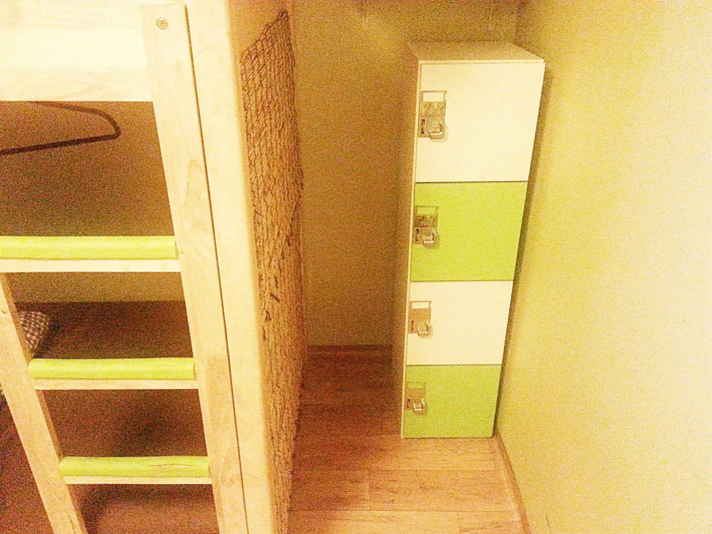 Crossroad Backpackers