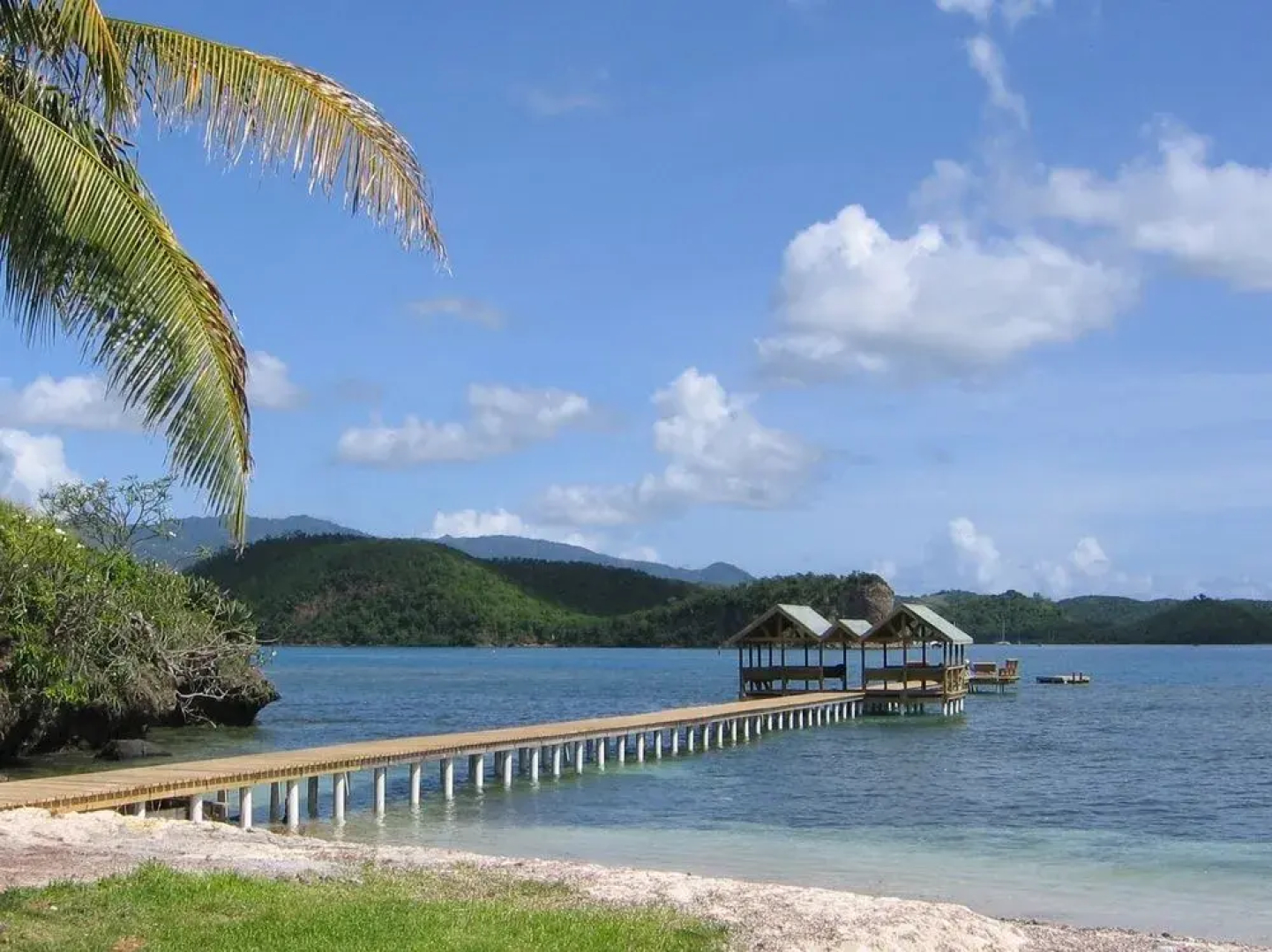 Coral Cove Cottages and Apartments