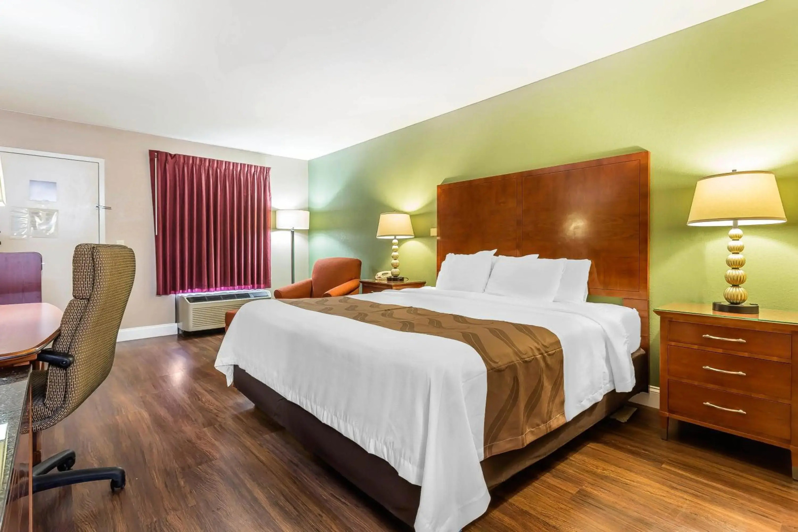 Quality Inn & Suites near Robins Air Force Base