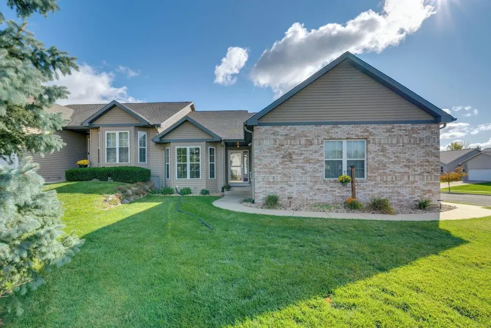 Luxury 'prairie Retreat': 5 Min From Madison!