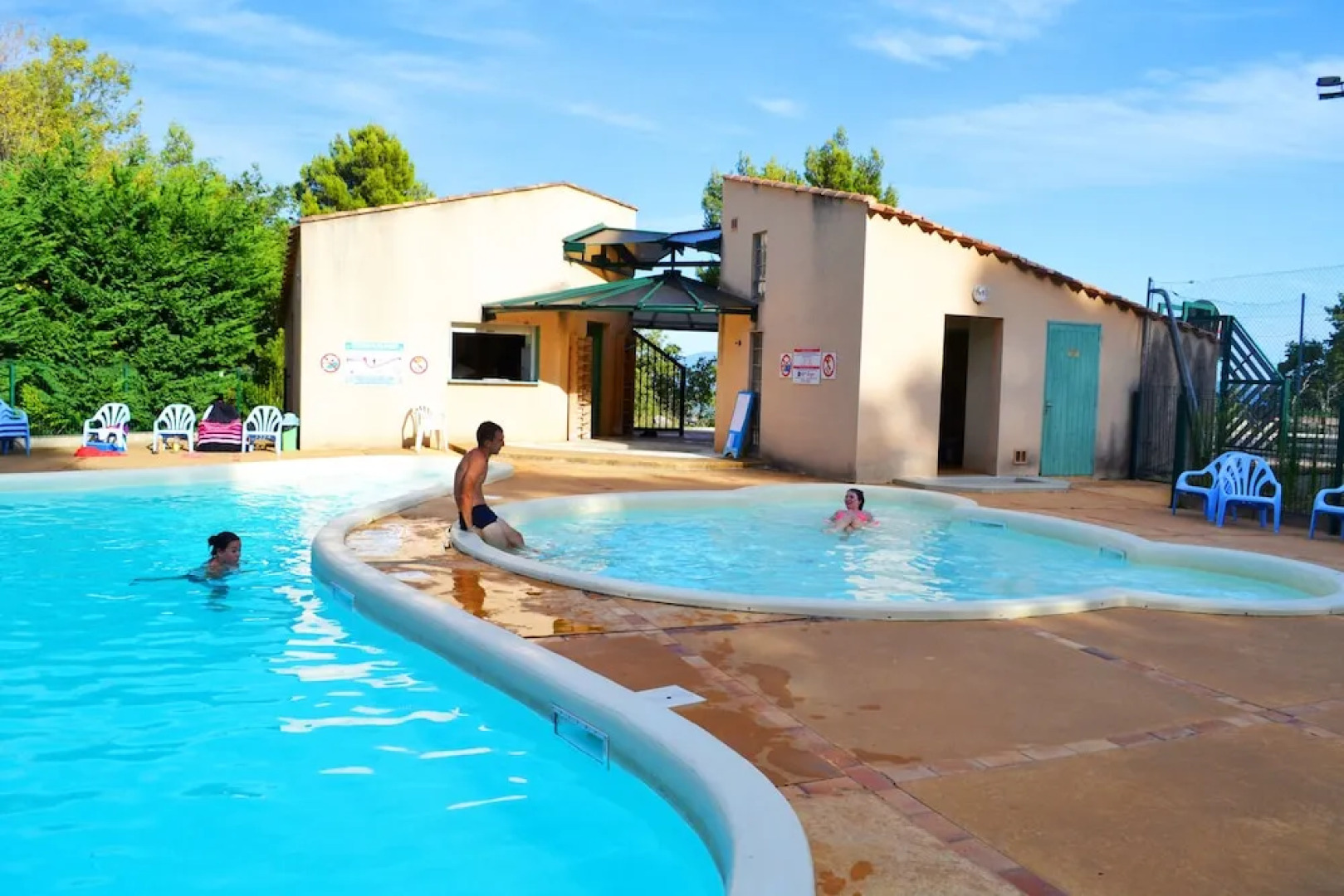 VVF Luberon Provence, Murs