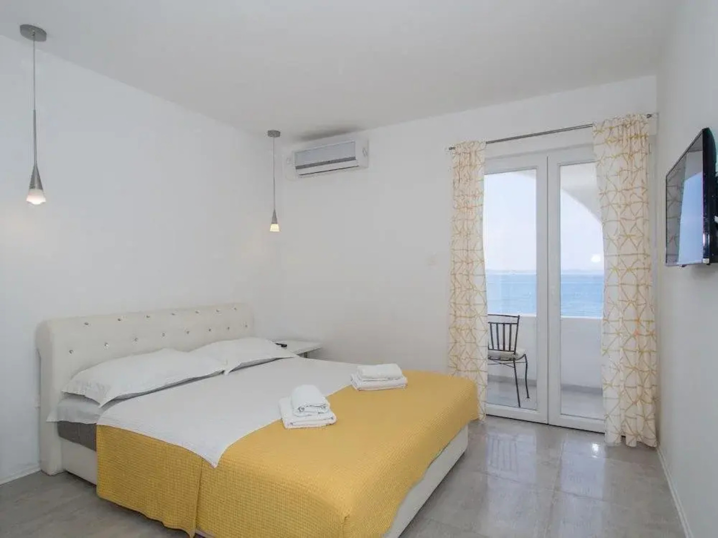 Villa Tamaris on the beach