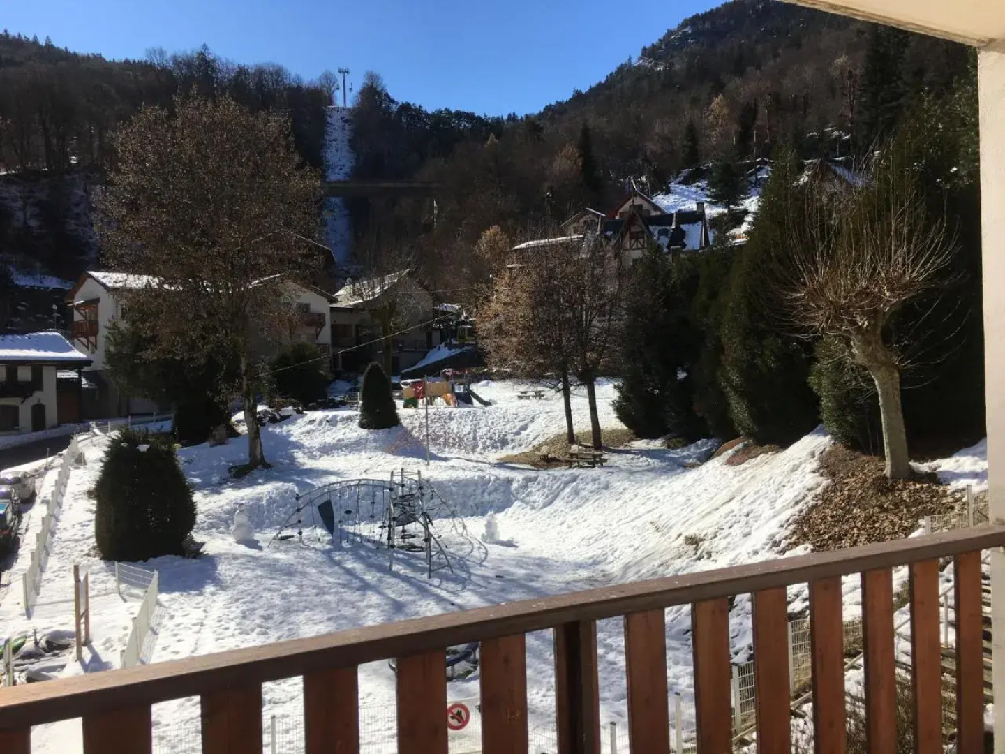 Au Pieds Des 3 Vallees