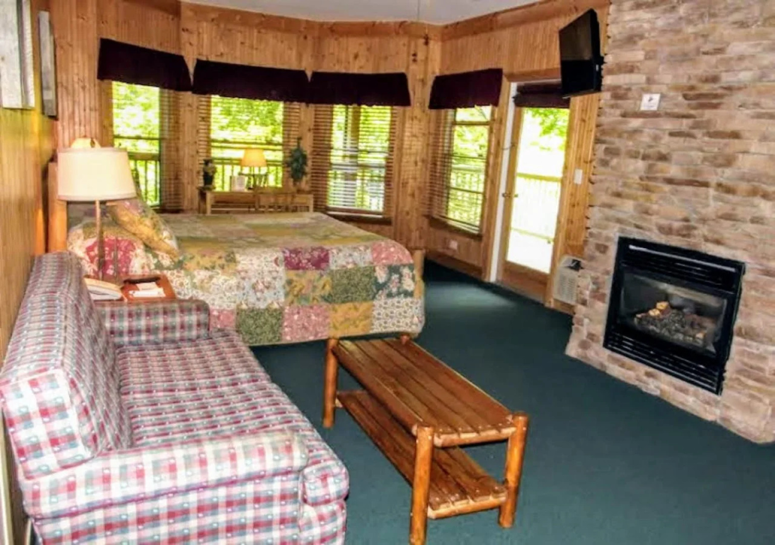 Mitchell's Lodge And Cottages