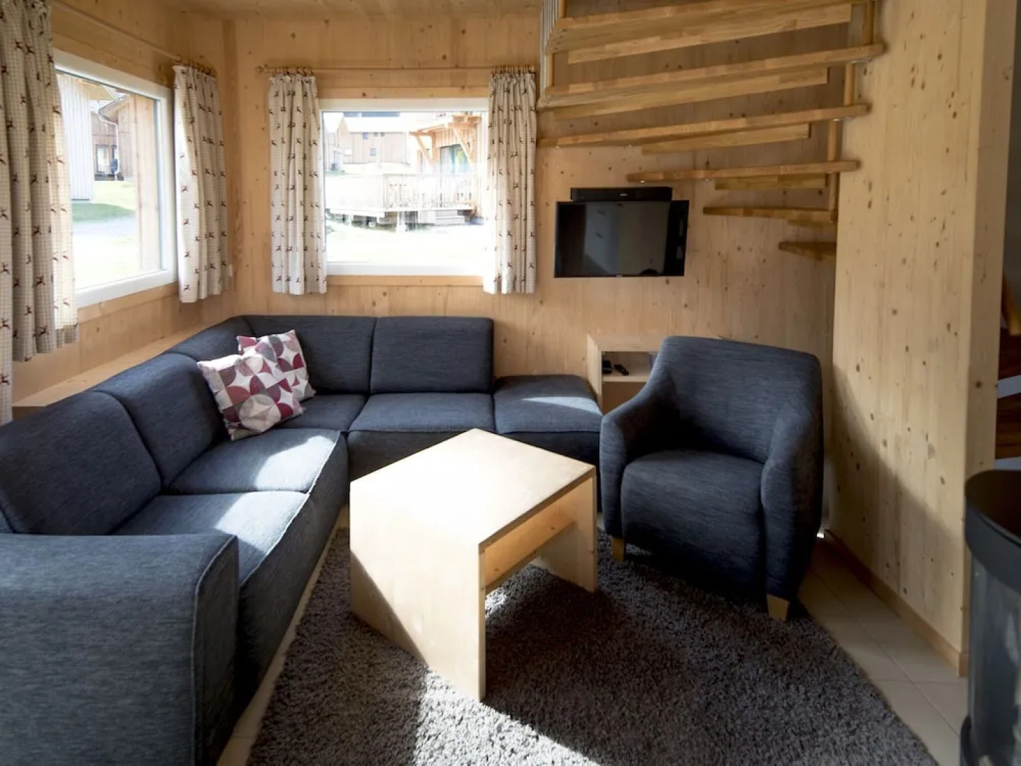 Modern Wooden Chalet in Sankt Georgen ob Murau with Hot Tub